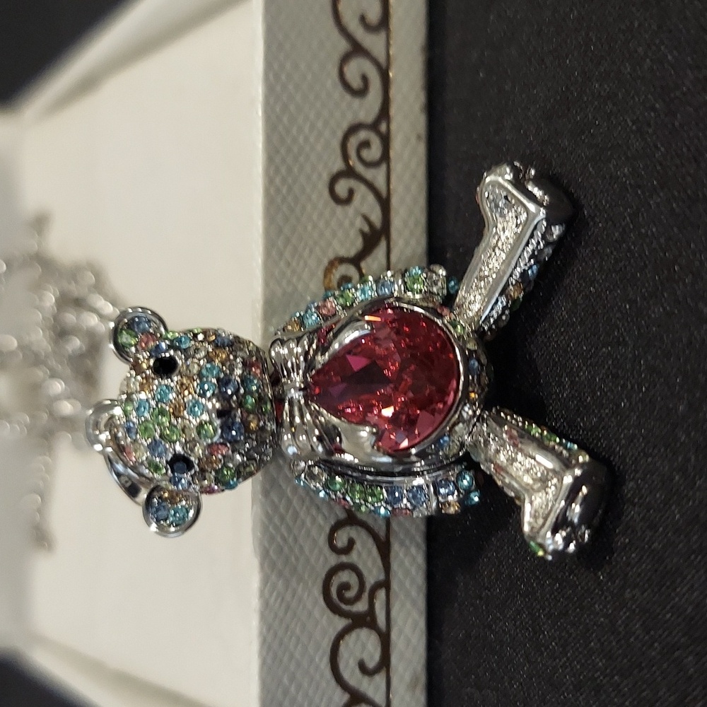 Swavorski Crystal's Teddy Bear Pendant Necklace with Pink Gem Movable